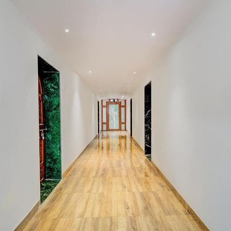 Sasupāda Oyo 67979 Hotel Hollywood Park מראה חיצוני תמונה