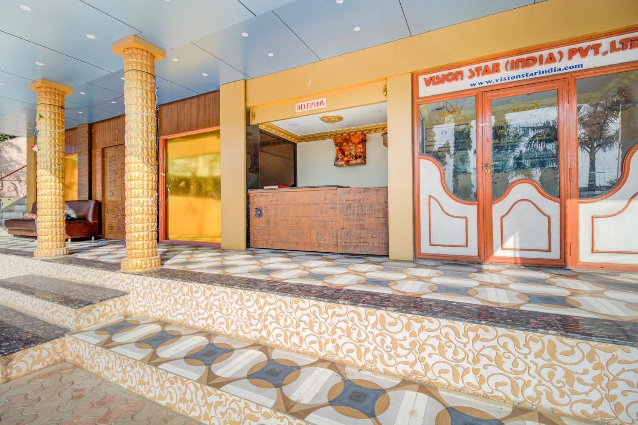 Sasupāda Oyo 67979 Hotel Hollywood Park מראה חיצוני תמונה