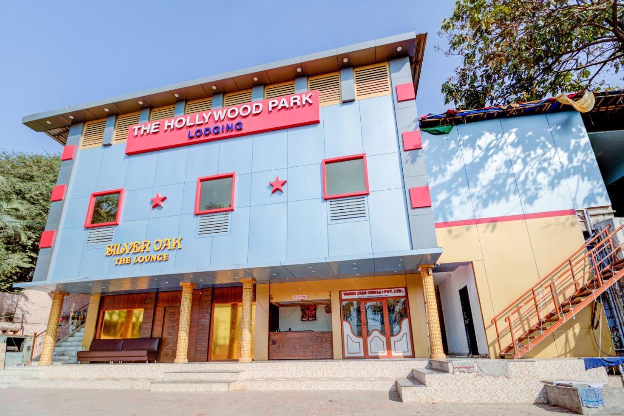 Sasupāda Oyo 67979 Hotel Hollywood Park מראה חיצוני תמונה
