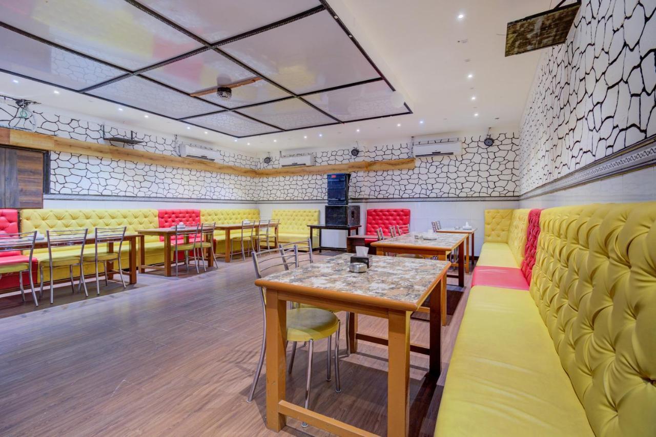 Sasupāda Oyo 67979 Hotel Hollywood Park מראה חיצוני תמונה