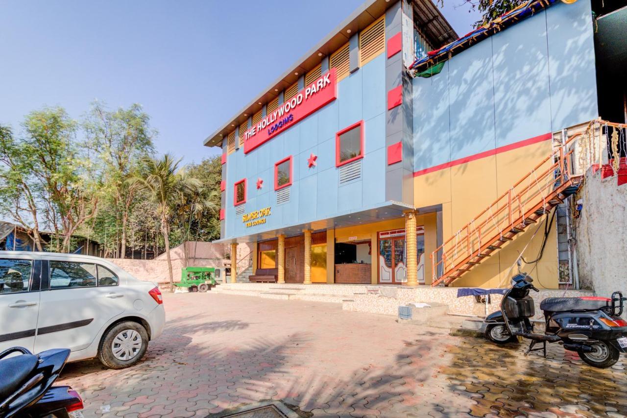 Sasupāda Oyo 67979 Hotel Hollywood Park מראה חיצוני תמונה