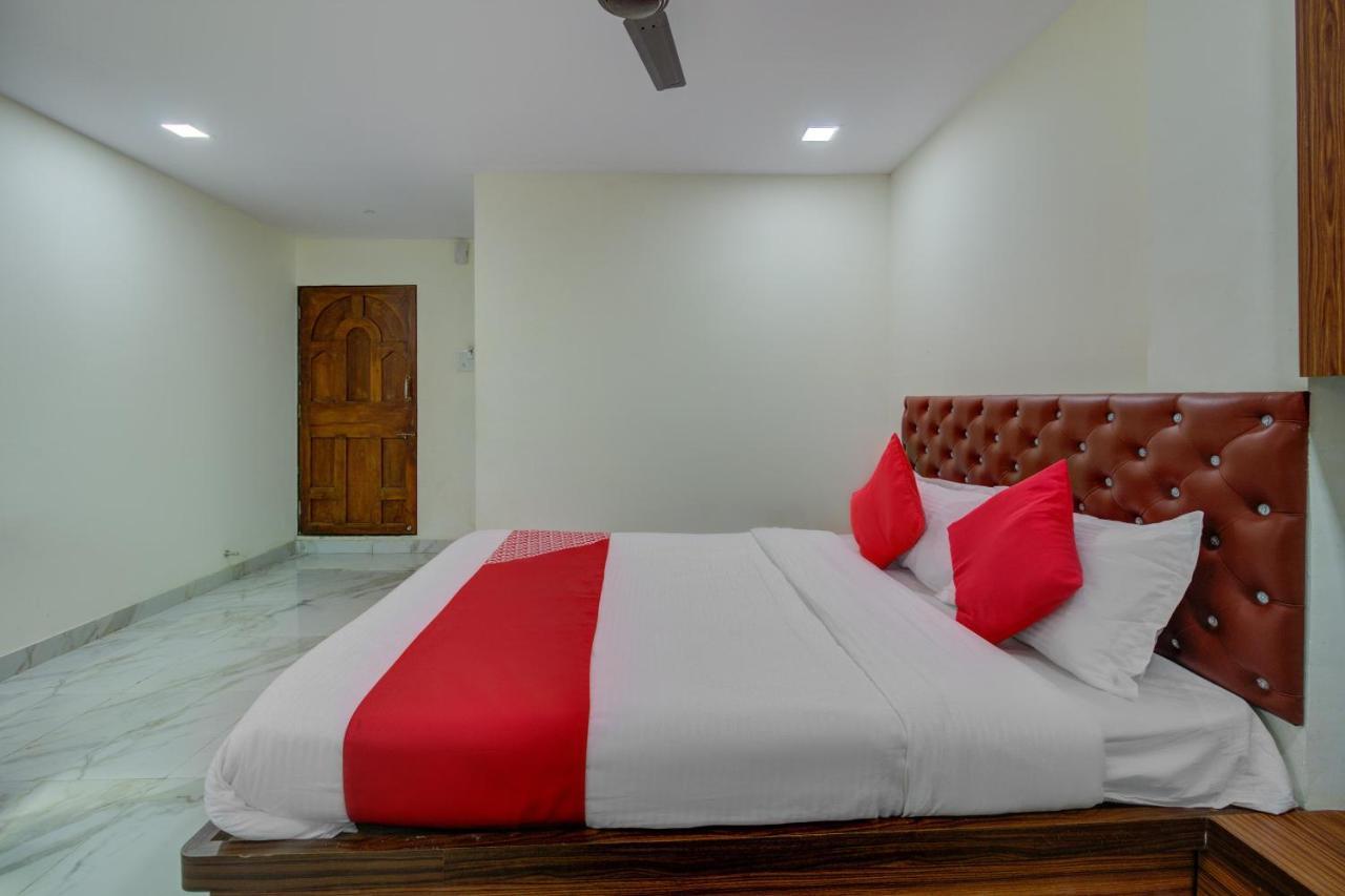Sasupāda Oyo 67979 Hotel Hollywood Park מראה חיצוני תמונה