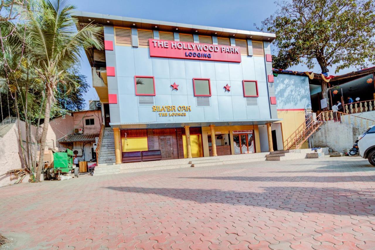 Sasupāda Oyo 67979 Hotel Hollywood Park מראה חיצוני תמונה