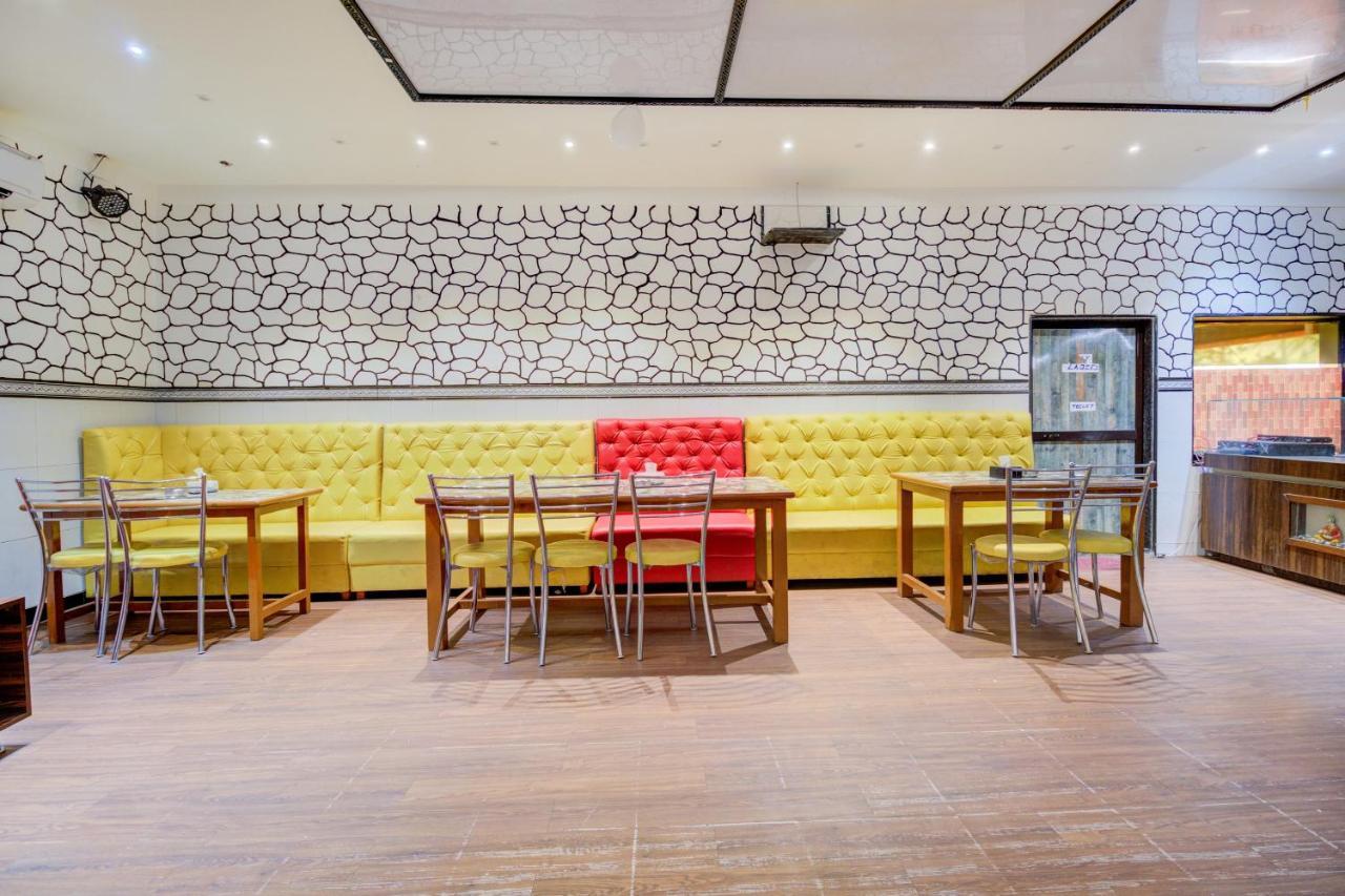 Sasupāda Oyo 67979 Hotel Hollywood Park מראה חיצוני תמונה