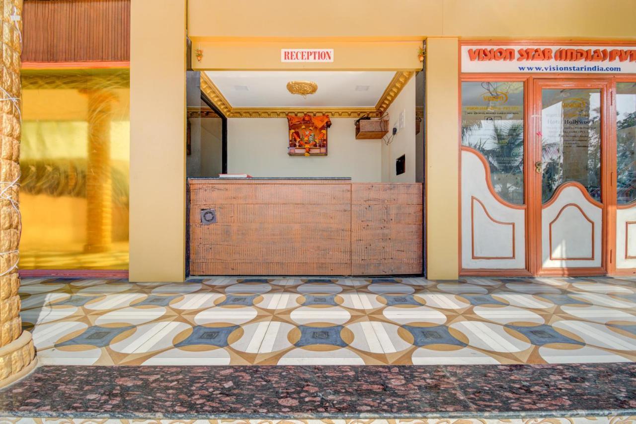 Sasupāda Oyo 67979 Hotel Hollywood Park מראה חיצוני תמונה